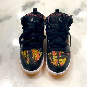 Aj 1 kids size 13. Worn once. No box. Like new.